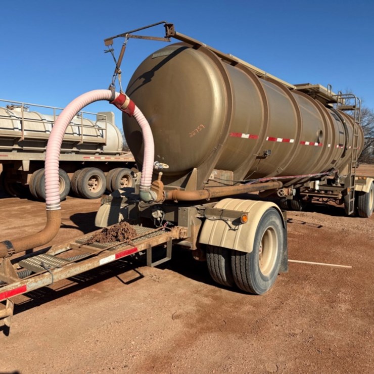 2011 BRENNER TANK PUP TRAILER