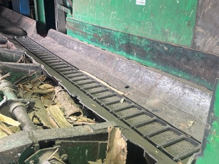 20ft-log-trough-conveyor-with-12inch-ladder-back-chain,-electric-drive-(outfeed-from-debarker)-image-1
