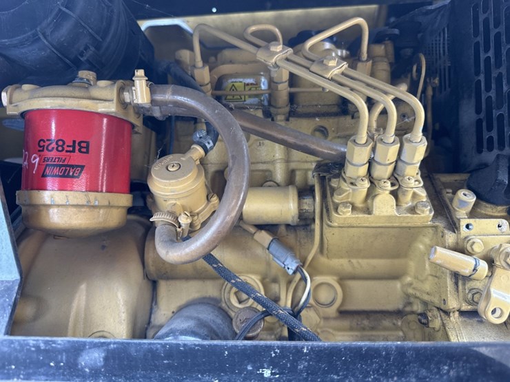 2016-caterpillar-c11-image-3