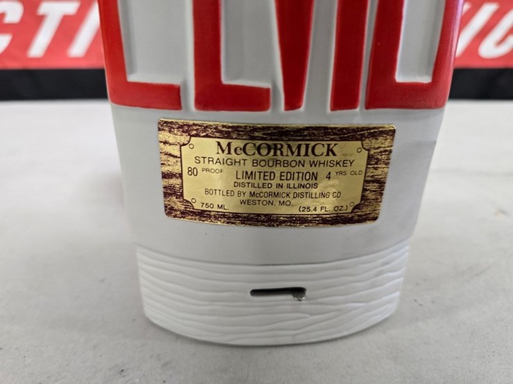 #93-•-mccormick-forever-elvis-"68-music-box-decanter-image-4