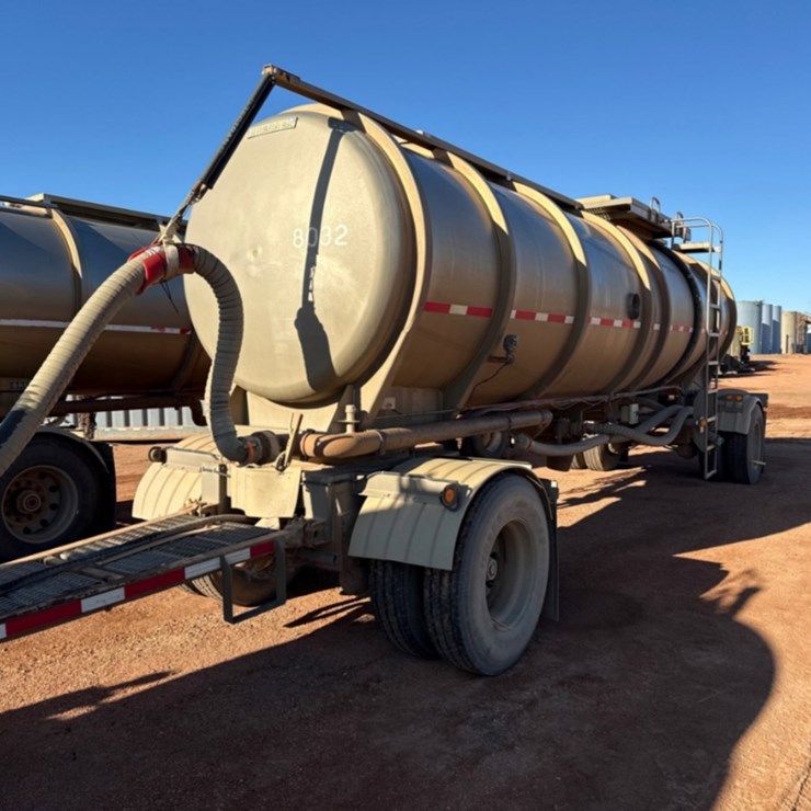 2011 BRENNER TANK PUP TRAILER