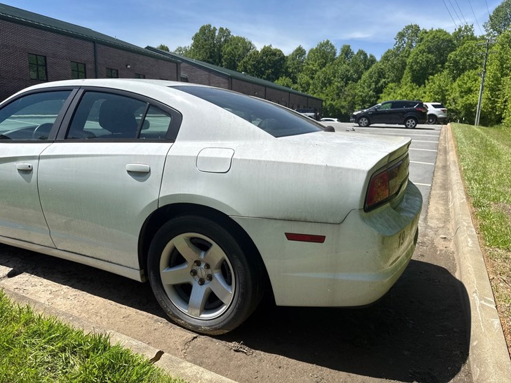 #7-•-2014-dodge-charger-image-15