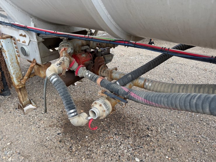 2012-.-tri-axle-crude-trailer-image-8