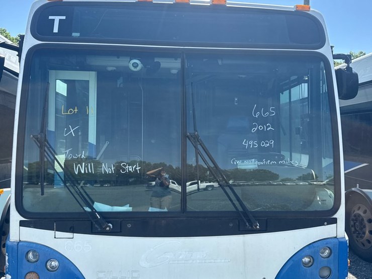 2012-gillig-low-floor-image-31