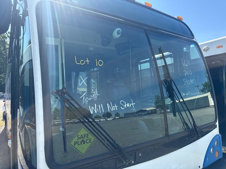 2012-gillig-low-floor-image-2