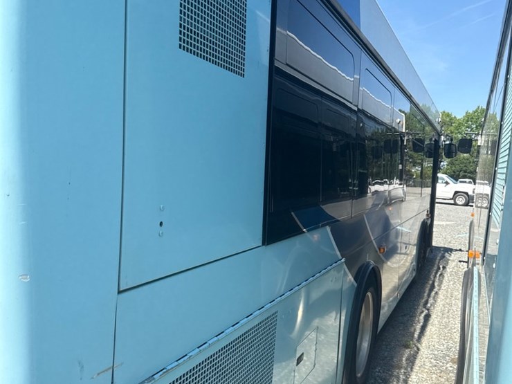 2012-gillig-low-floor-image-20