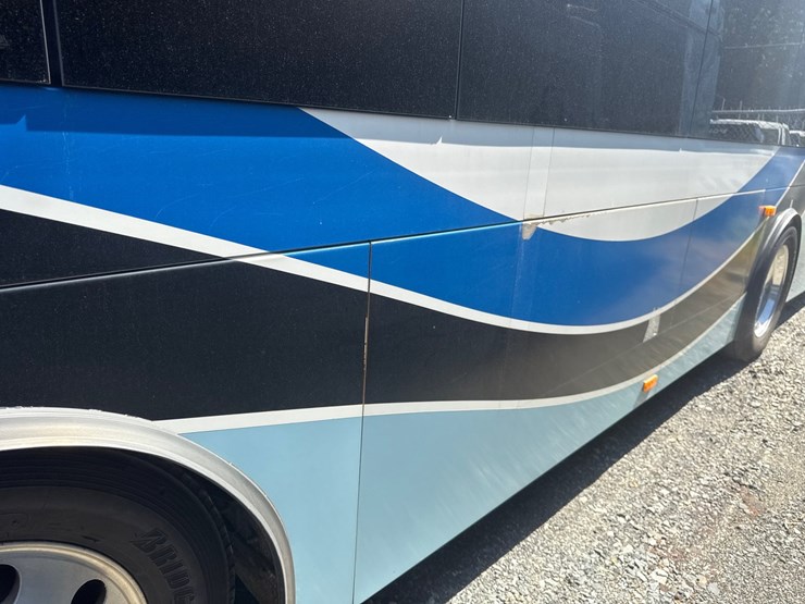 2012-gillig-low-floor-image-8