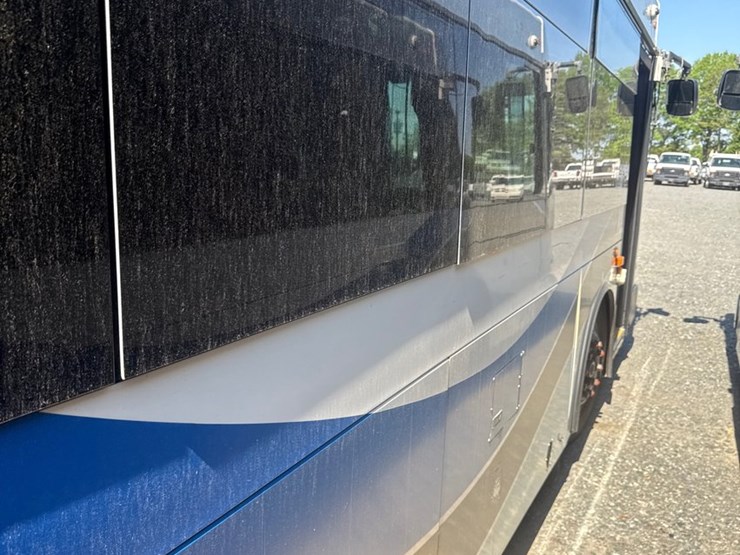 2007-gillig-low-floor-image-16