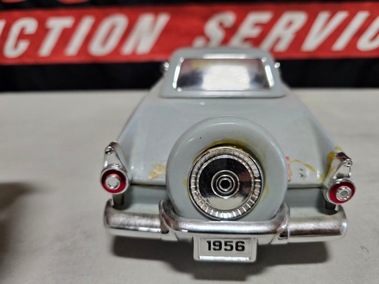 #402-•-jim-beam-1956-ford-t-bird-decanter-image-5