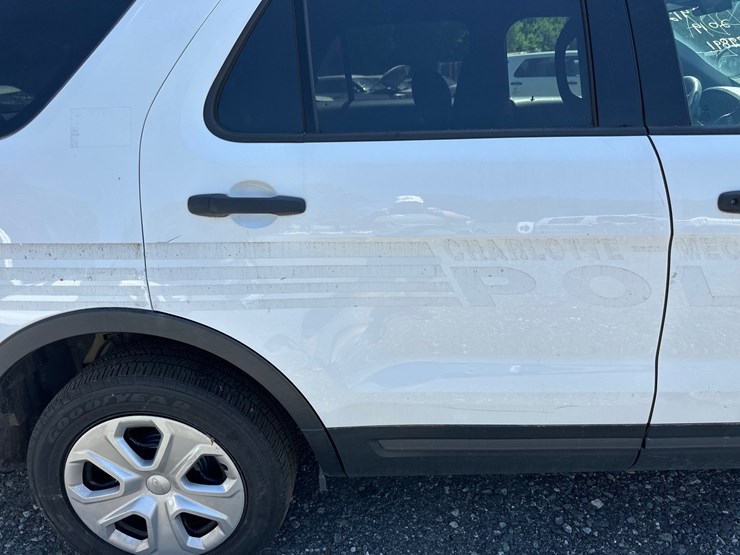 2019-ford-explorer-image-8