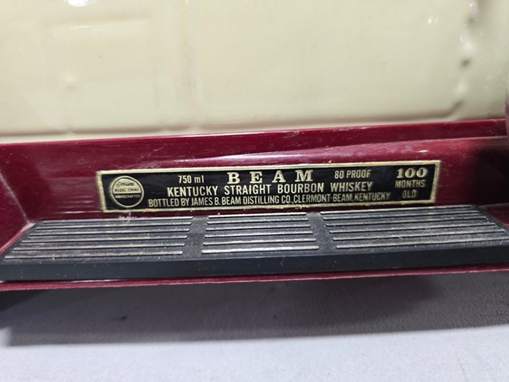 #401-•-jim-beam-1935-duesenberg-convertible-decanter-image-11