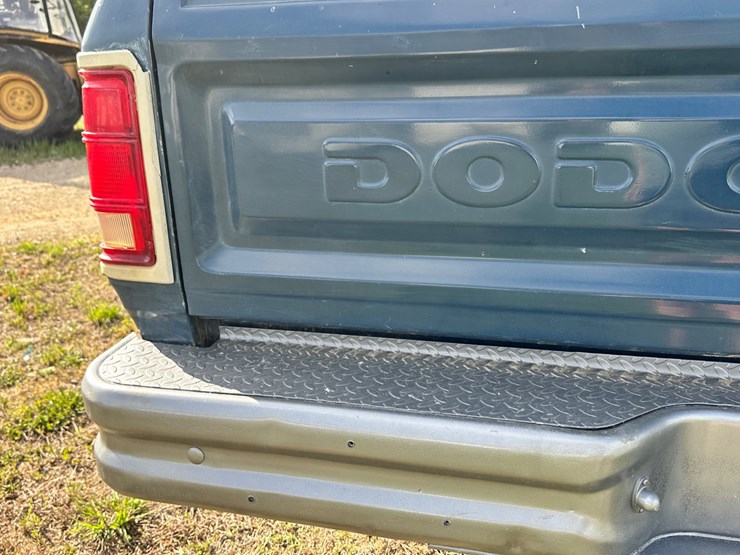 1989-dodge-150-image-39