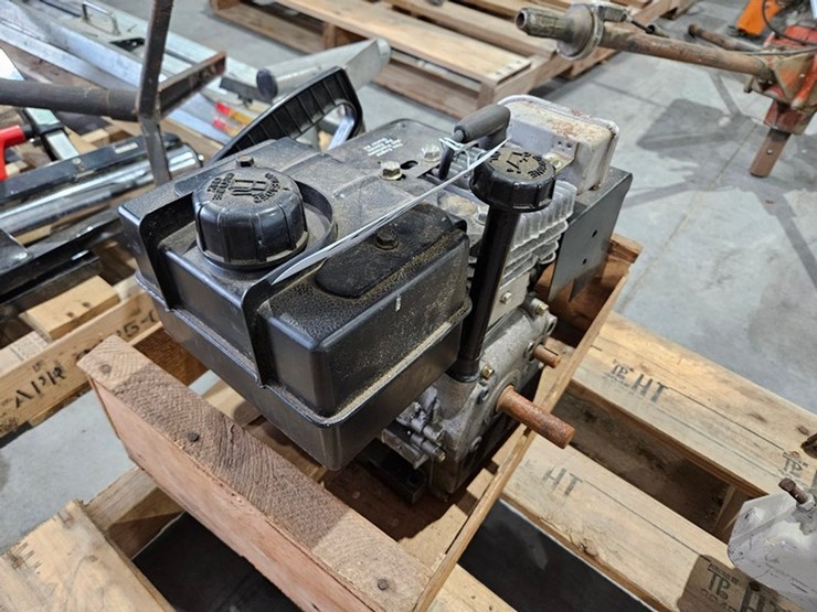 #101-•-tecumseh-gas-engine-image-3