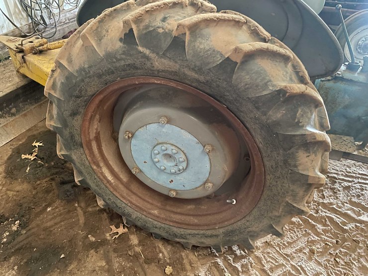 ford-tractor-image-54