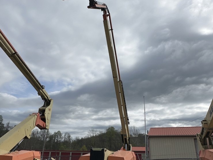 2014-jlg-800aj-image-1