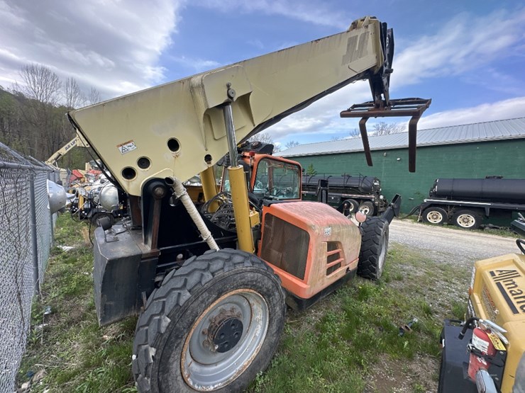 2012-jlg-g12-55a-image-6