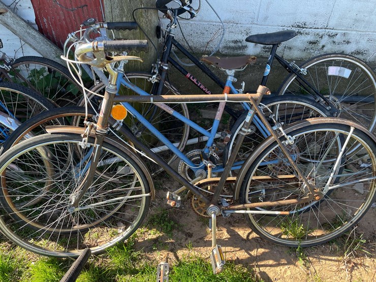 #5634-•-bike-lot-image-3