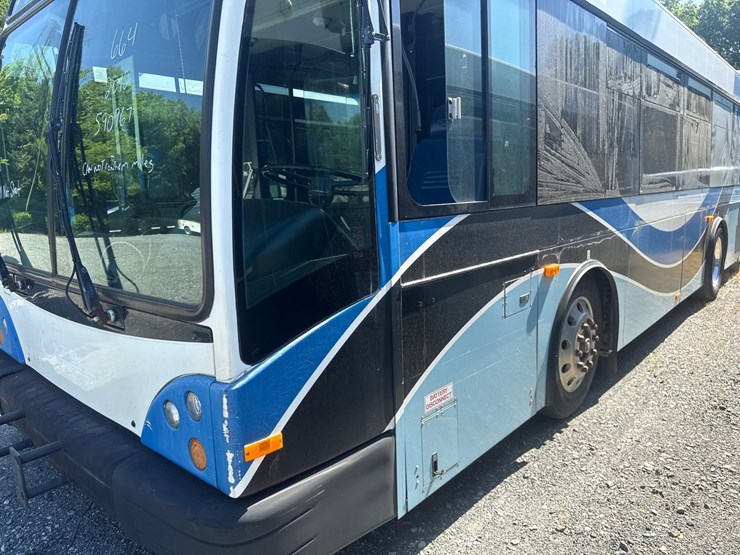 2012-gillig-low-floor-image-6