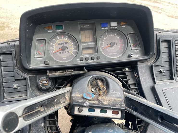 #5573-•-1987-yamaha-venture-motorcycle-image-10
