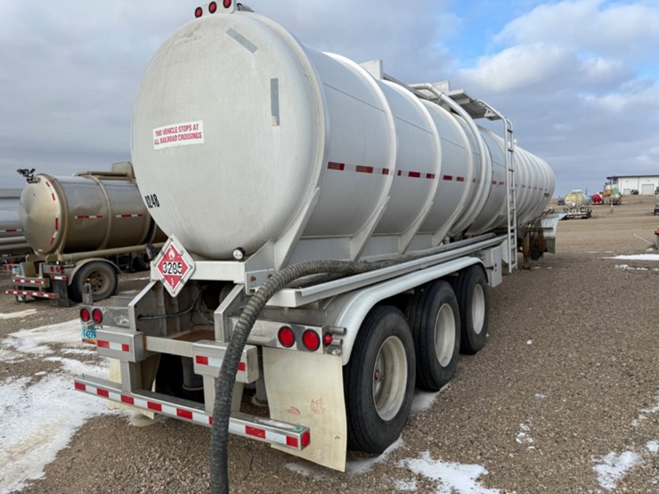 2012-.-tri-axle-crude-trailer-image-5