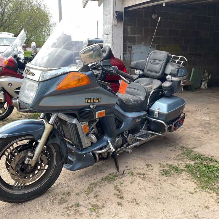 #5573 • 1987 Yamaha Venture Motorcycle