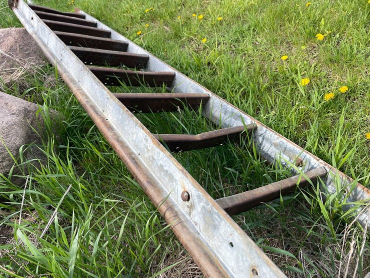 #5605-•-scrap-metal-image-7