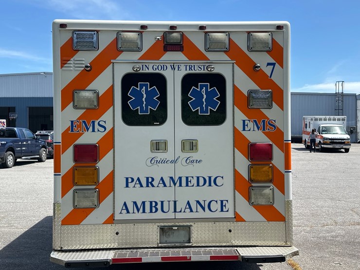 #8-•-2017-chevrolet-ambulance-4500-image-5