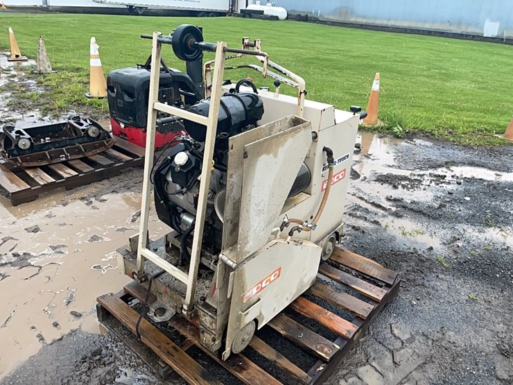 edco-24in.-concrete-road-saw-support-equipment-sn:90810111-image-1