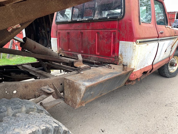 #5571-•-1979-ford-dually-with-modified-cab-image-17