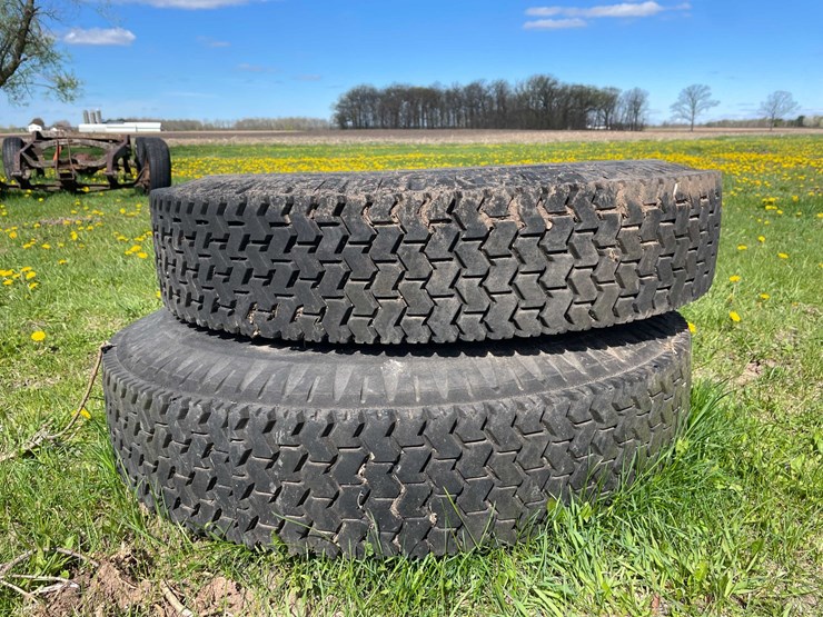 #5594-•-(2)-industrial-tires-with-rims-image-5