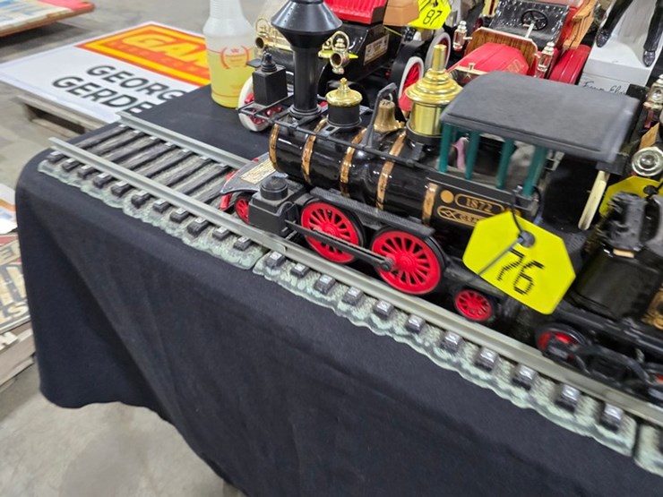 #76-•-jim-beam-decanter-train-set-image-23