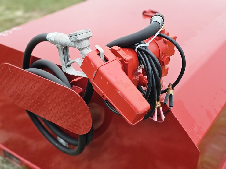 x-star-300-gal-fuel-tank-image-3
