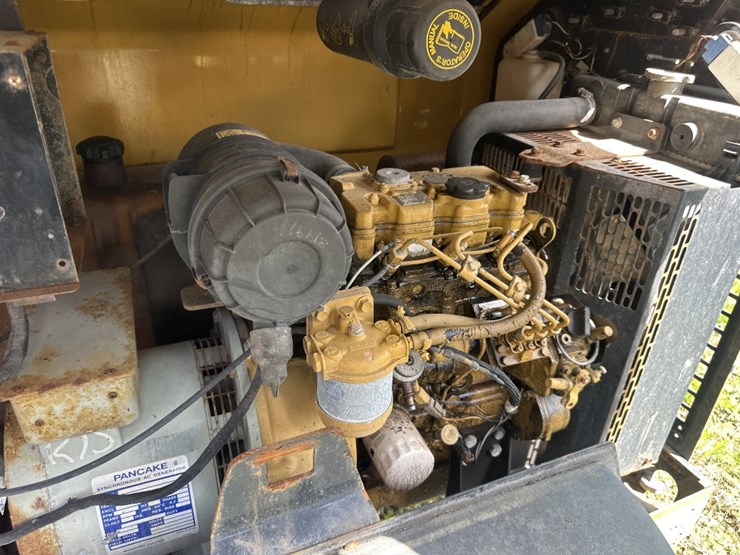 2014-caterpillar-c11-image-2