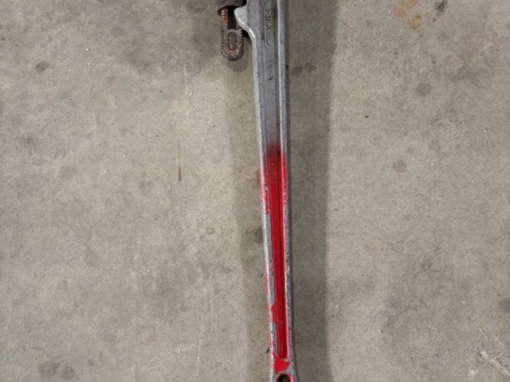 pipe-wrench-image-1