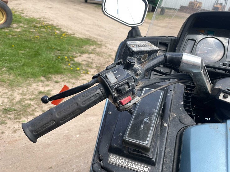 #5573-•-1987-yamaha-venture-motorcycle-image-19