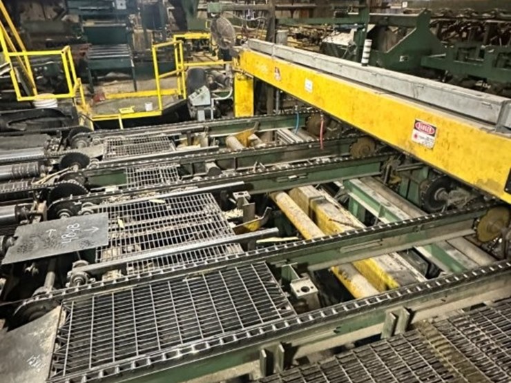 crosby-4-x-40inch-optimizing-edger-with-lewis-scanner-and-controls,-infeed-queing-decks,-14ft-outfee-image-4