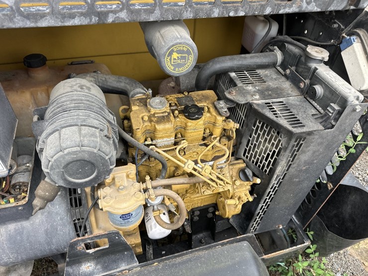 2016-caterpillar-c11-image-3