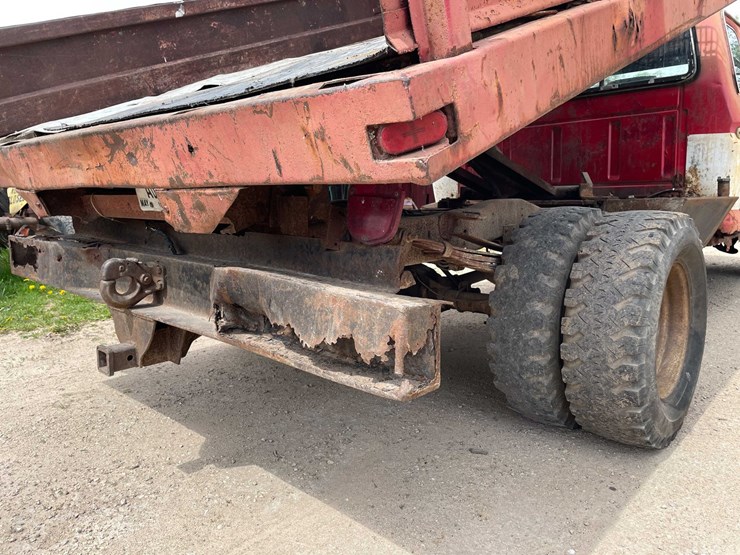 #5571-•-1979-ford-dually-with-modified-cab-image-18