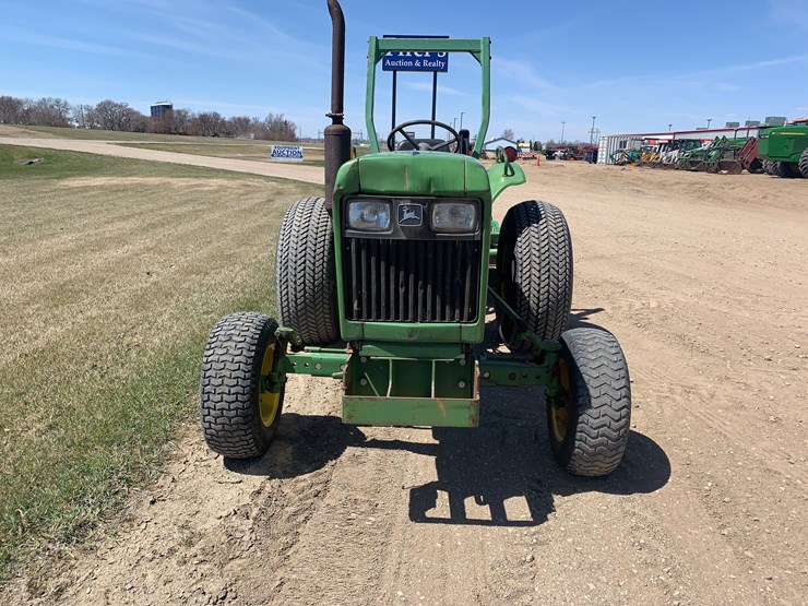 john-deere-850-image-2