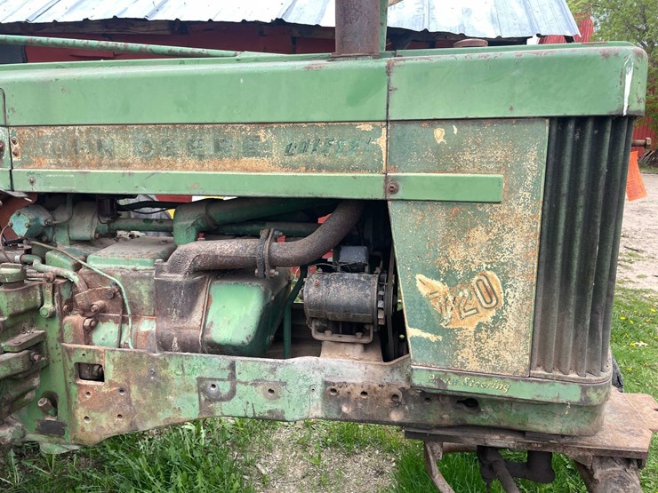 john-deere-720-image-12