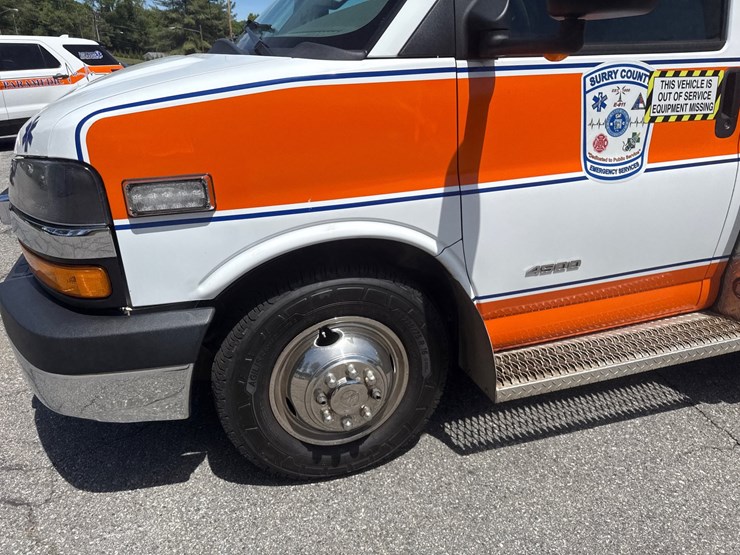 #9-•-2017-chevrolet-ambulance-4500-image-7