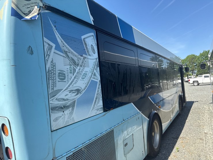 2012-gillig-low-floor-image-18