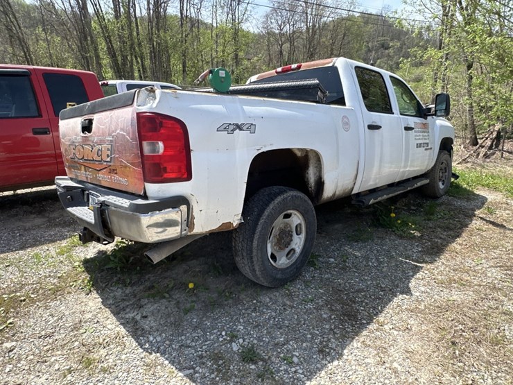 2014-chevrolet-2500-image-4
