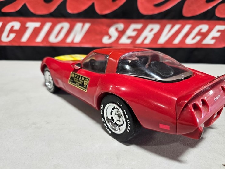 #81-•-jim-beam-1978-chevrolet-corvette-decanter-image-4