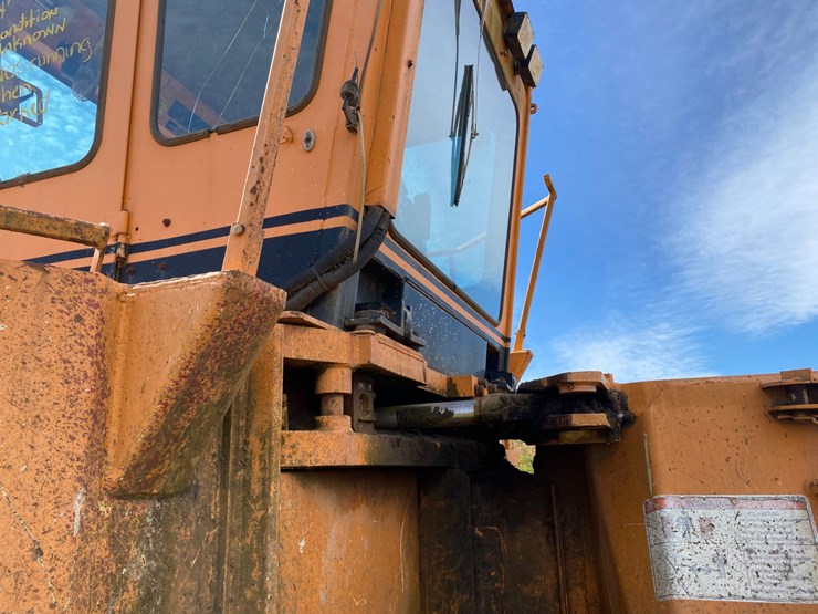 #3-•-390-rex-trash-compactor-image-38