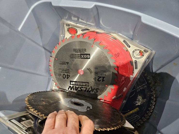 #89-•-tote-of-assorted-circular-saw-blades-image-5