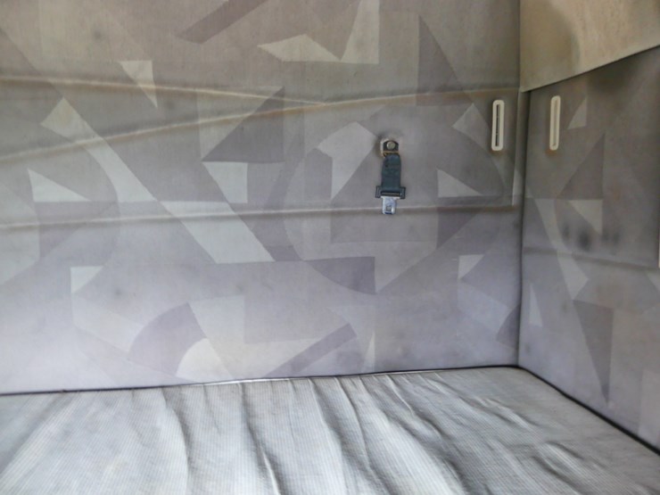 2005-volvo-semi-image-10