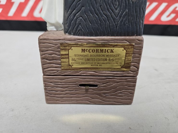 #94-•-mccormick-sincerely-elvix-'77-music-box-decanter-image-5