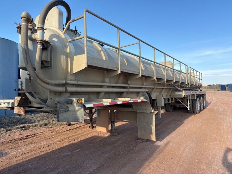 2012-dragon-165bbl-aluminu-vac-trailer-image-1