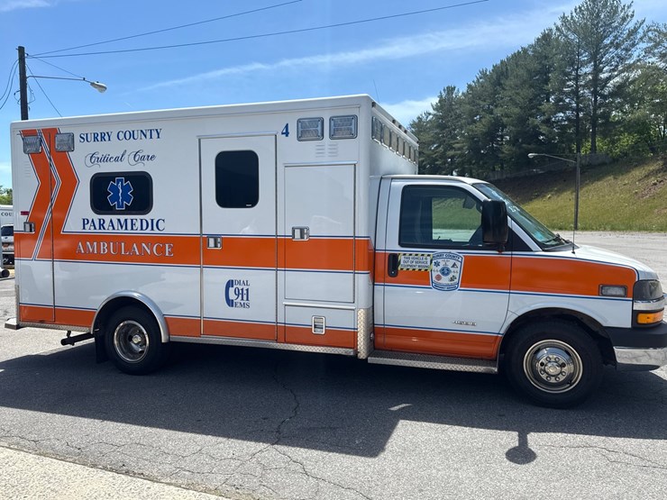 #9-•-2017-chevrolet-ambulance-4500-image-4